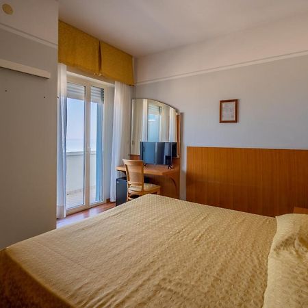 Hotel Astor Rimini Eksteriør bilde
