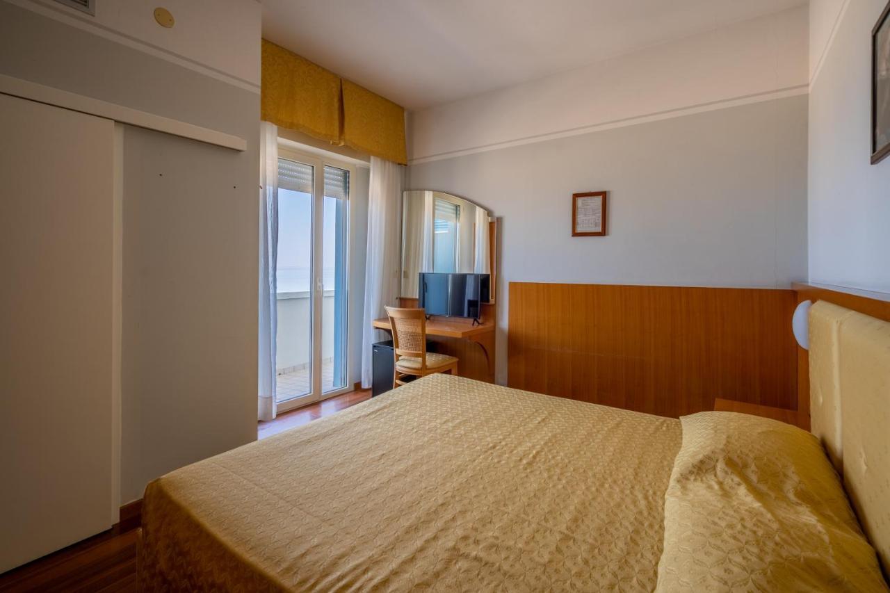 Hotel Astor Rimini Eksteriør bilde