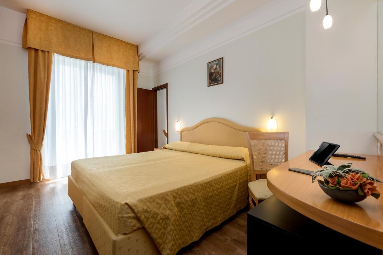 Hotel Astor Rimini Eksteriør bilde