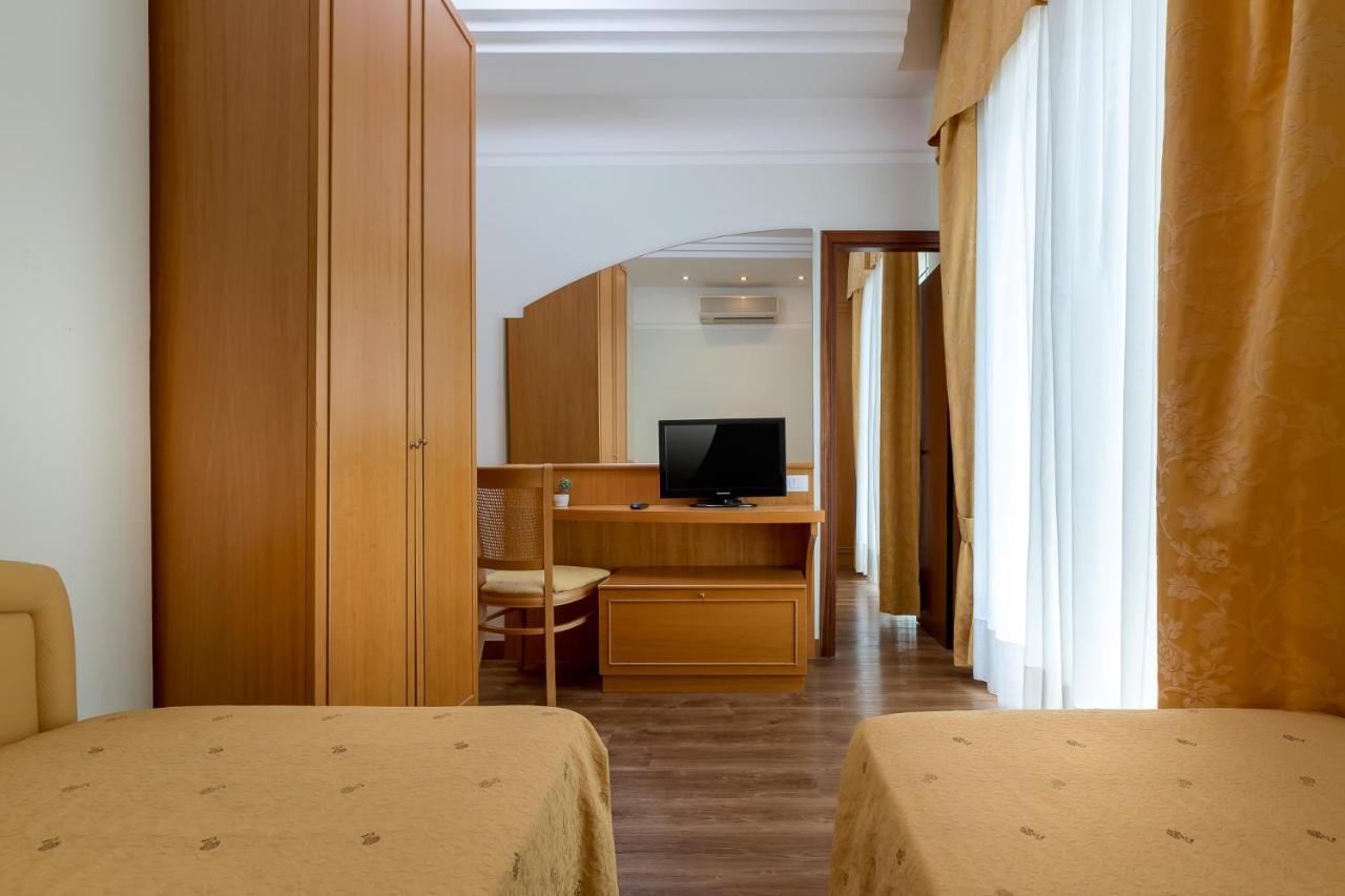 Hotel Astor Rimini Eksteriør bilde