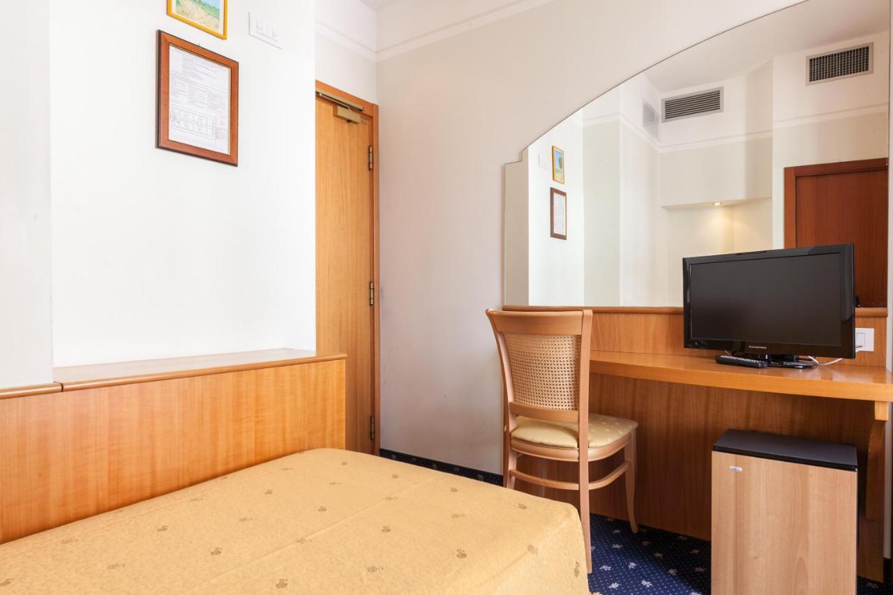 Hotel Astor Rimini Eksteriør bilde